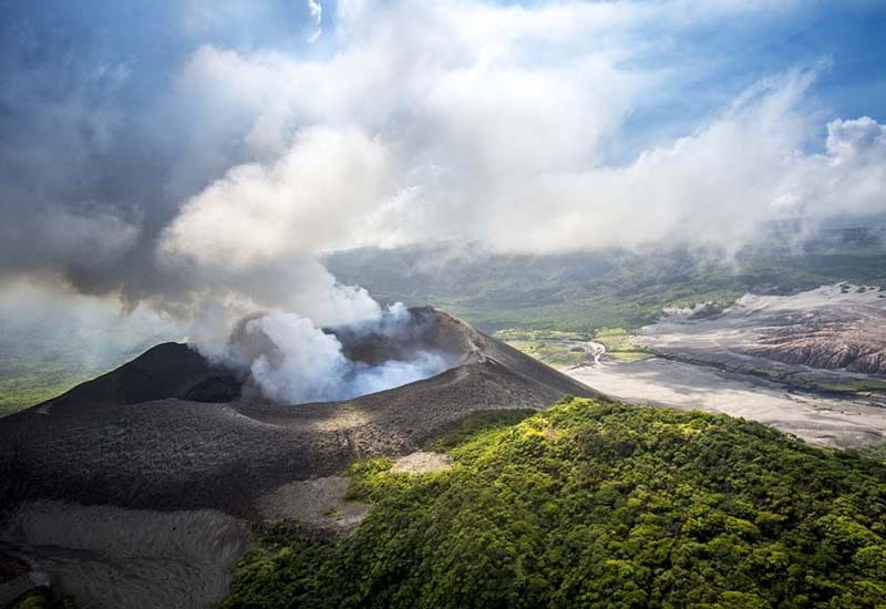 hiking volcanoes samoa