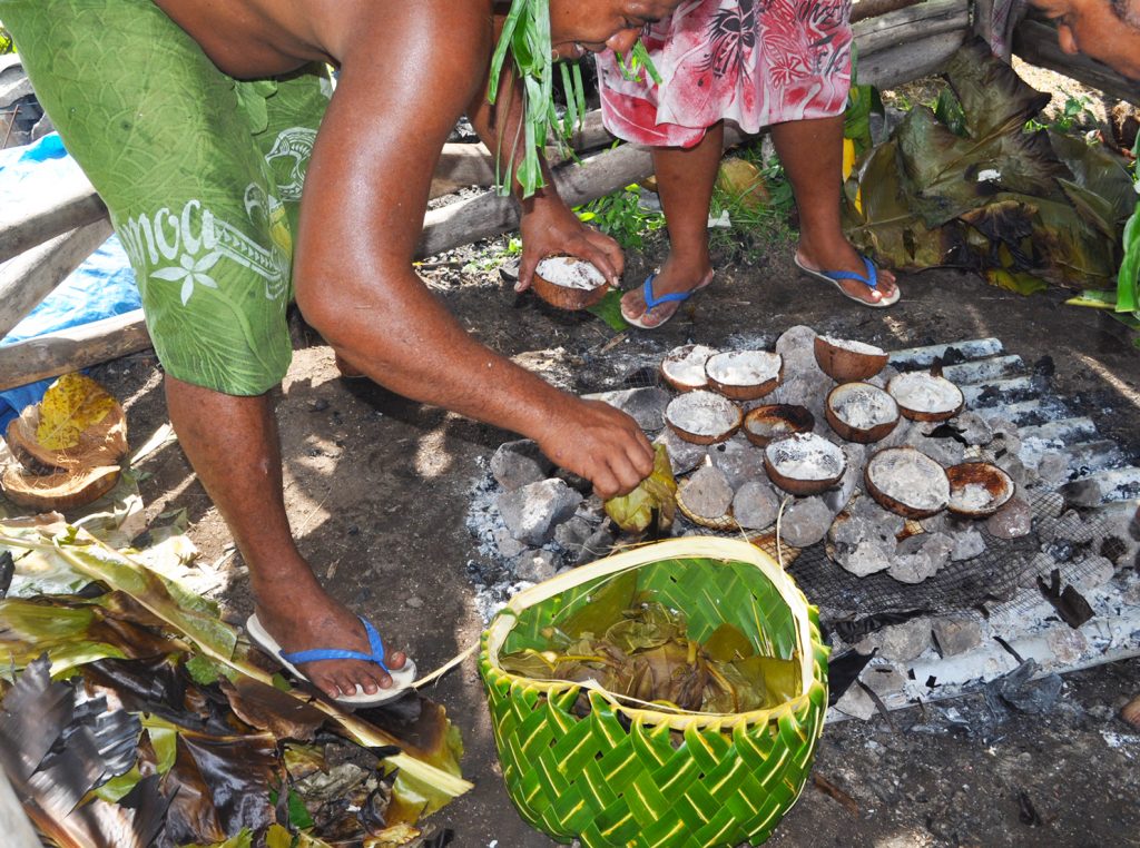 CCooking Samoan Umu Style