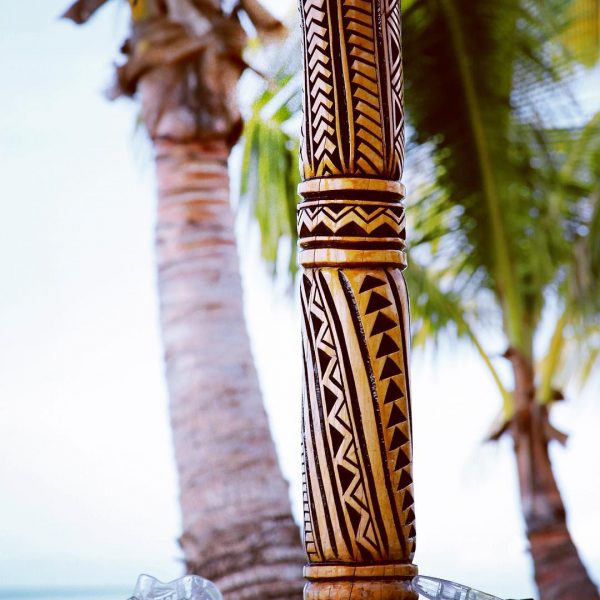 le vasa resort carved polumuli post